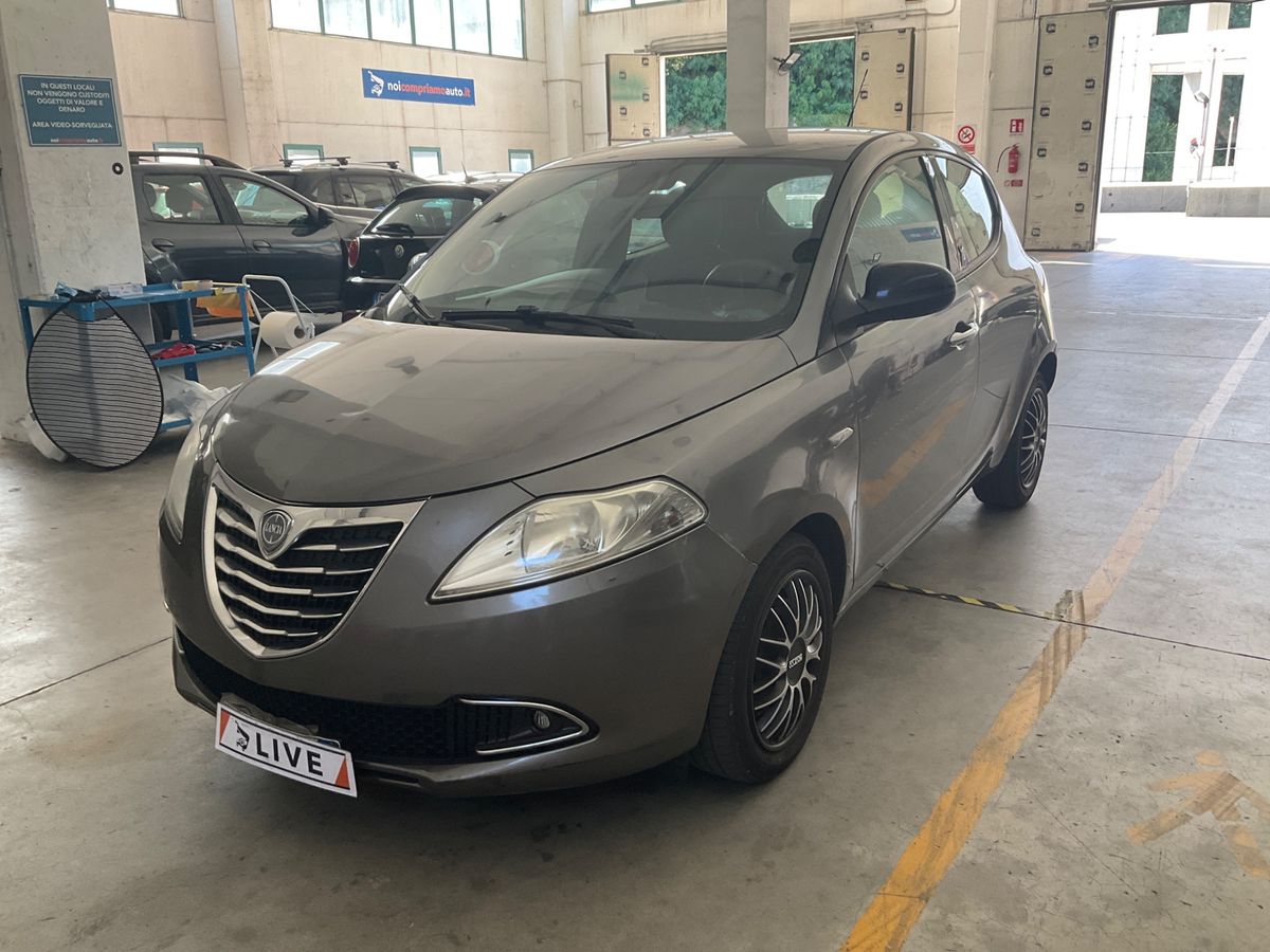 Lancia Ypsilon 2011