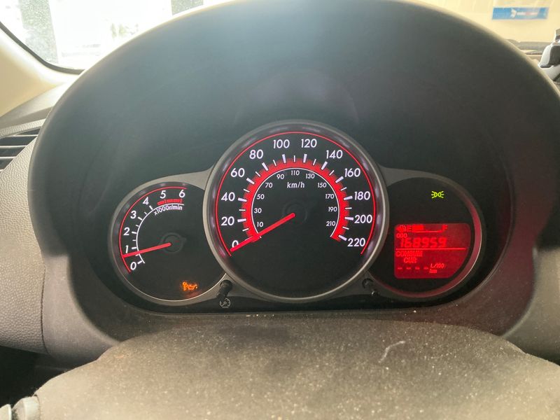 Mazda 2 1.6 CD Diesel Sport — zdjęcie 4
