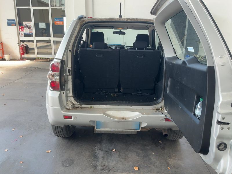 Suzuki Grand Vitara 1.9 DDiS 3 portes — zdjęcie 10