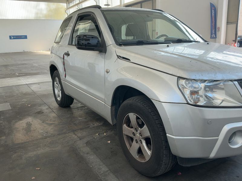 Suzuki Grand Vitara 1.9 DDiS 3 portes — zdjęcie 8