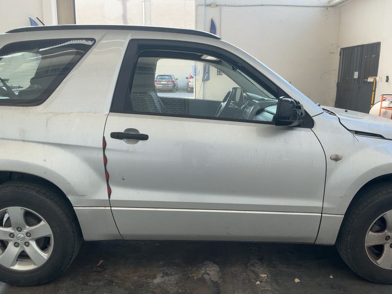 Suzuki Grand Vitara 1.9 DDiS 3 portes — zdjęcie 7