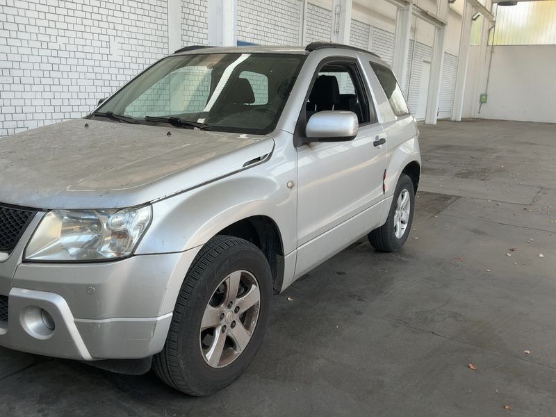 Suzuki Grand Vitara 1.9 DDiS 3 portes — zdjęcie 2