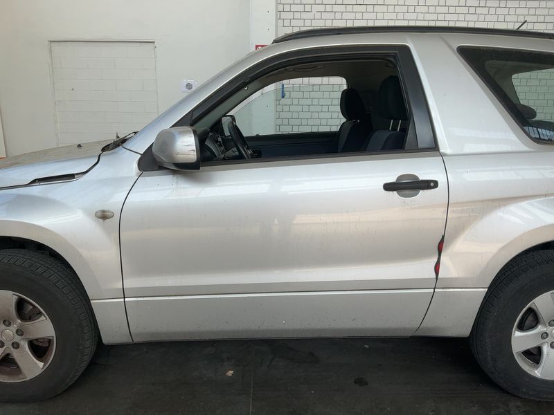 Suzuki Grand Vitara 1.9 DDiS 3 portes — zdjęcie 4
