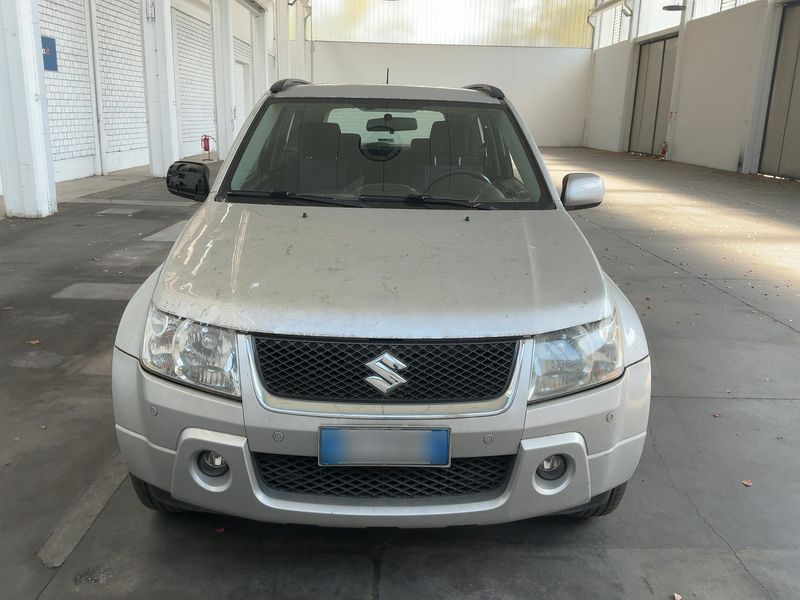 Suzuki Grand Vitara 1.9 DDiS 3 portes — zdjęcie 9