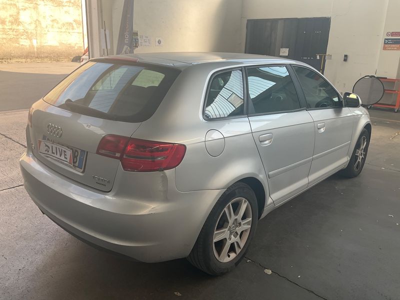 Audi A3 Sportback 1.9 TDI Attraction — zdjęcie 2