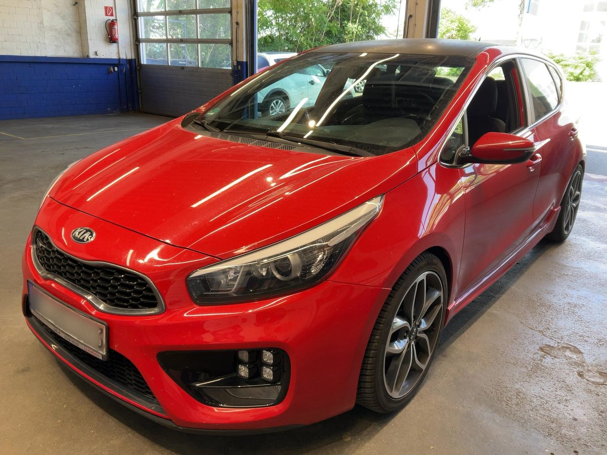 Kia cee'd 2017 — photo 1