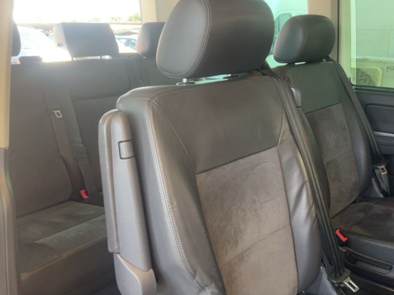 Volkswagen T5 Multivan 2.0 TDI Highline 4Motion 2012 – снимка 19