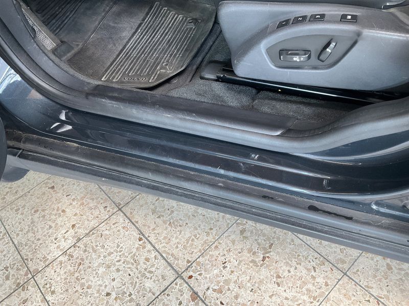 Volvo XC60 2.4 D4 Edition PRO AWD 2013 – снимка 32