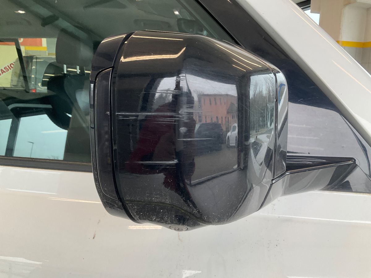 Land Rover 2020 — photo 37