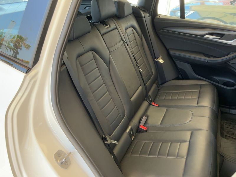 BMW iX3 electric drive 210 kW Impressive — zdjęcie 14