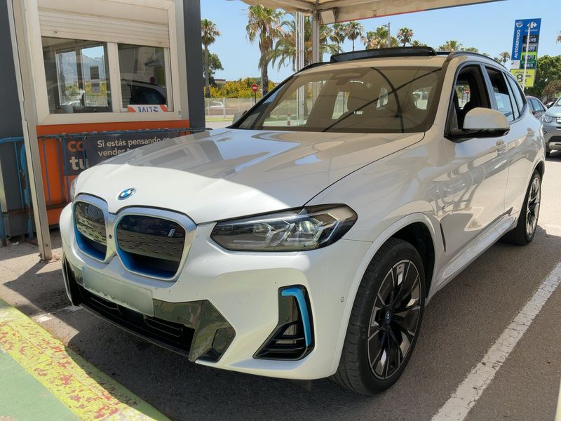 BMW iX3 electric drive 210 kW Impressive