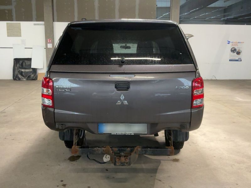 Mitsubishi L 200 2.4 DI-D Basis Club Cab 4WD — zdjęcie 5