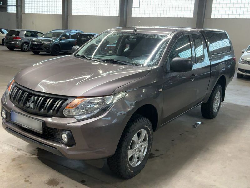 Mitsubishi L 200 2.4 DI-D Basis Club Cab 4WD — zdjęcie 1