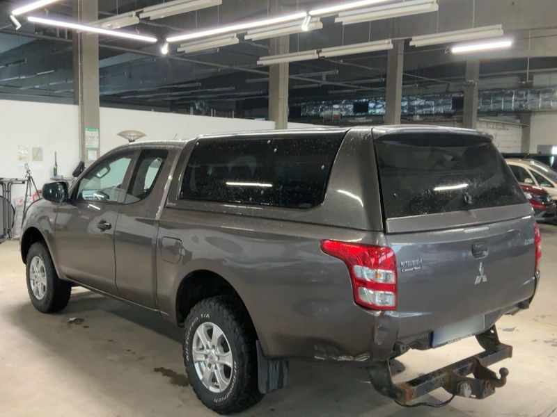 Mitsubishi L 200 2.4 DI-D Basis Club Cab 4WD — zdjęcie 3