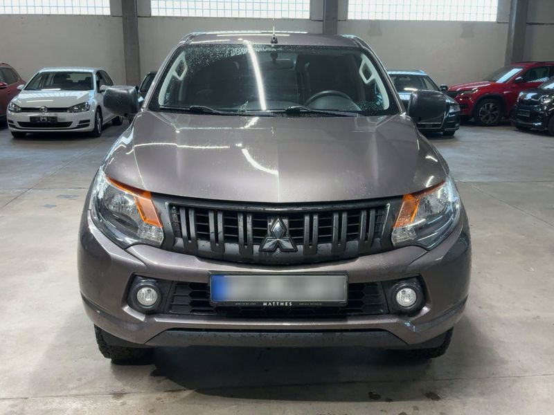 Mitsubishi L 200 2.4 DI-D Basis Club Cab 4WD — zdjęcie 9
