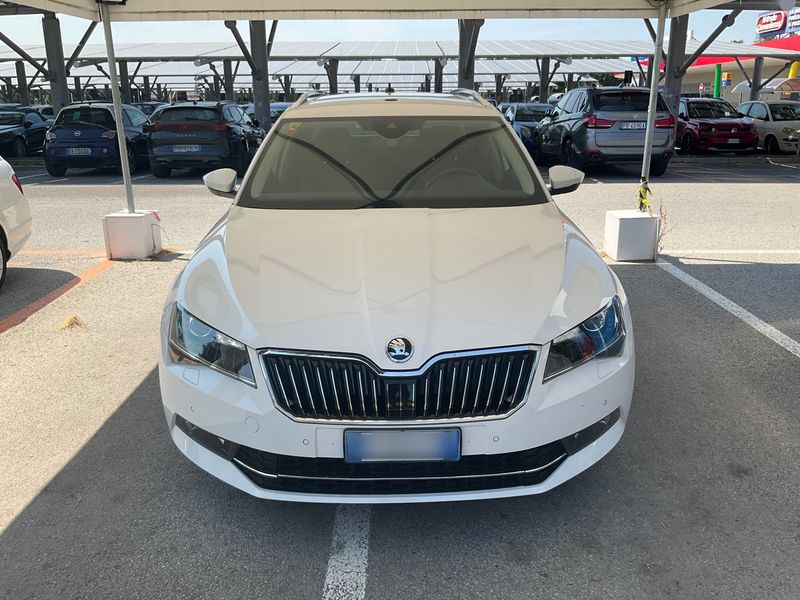 Skoda Superb 2.0 TDI Style — zdjęcie 9