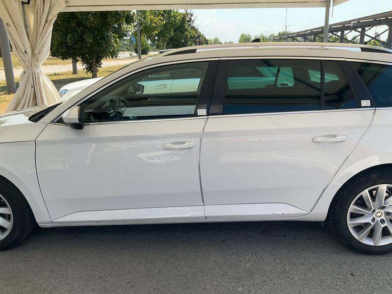Skoda Superb 2.0 TDI Style — zdjęcie 4