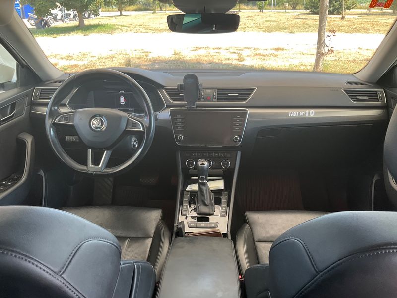 Skoda Superb 2.0 TDI Style — zdjęcie 12