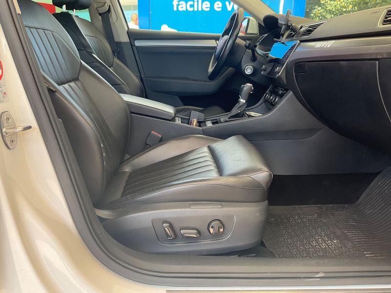 Skoda Superb 2.0 TDI Style — zdjęcie 11