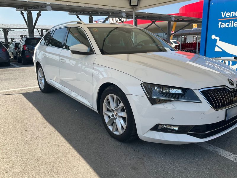 Skoda Superb 2.0 TDI Style — zdjęcie 8