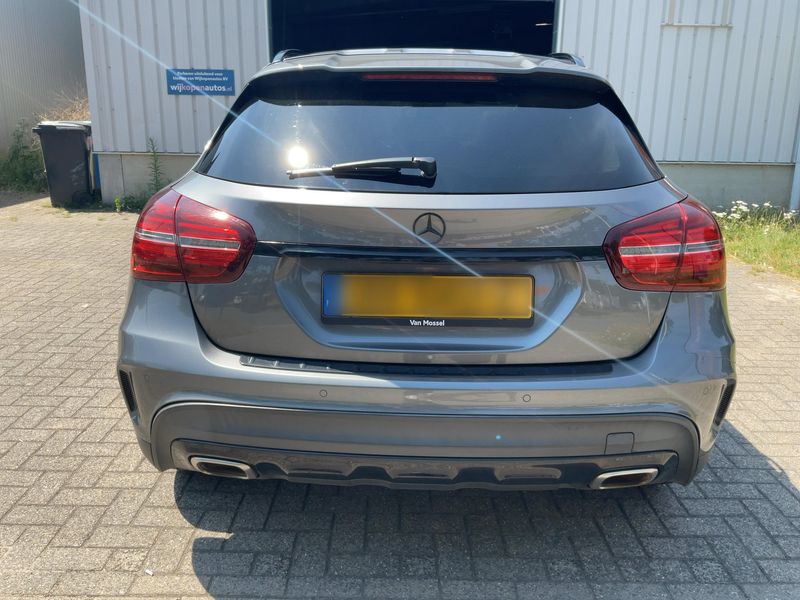 Mercedes-Benz GLA-Klasse GLA 180 AMG Line — zdjęcie 5
