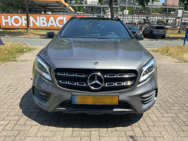 Mercedes-Benz GLA-Klasse GLA 180 AMG Line — zdjęcie 9