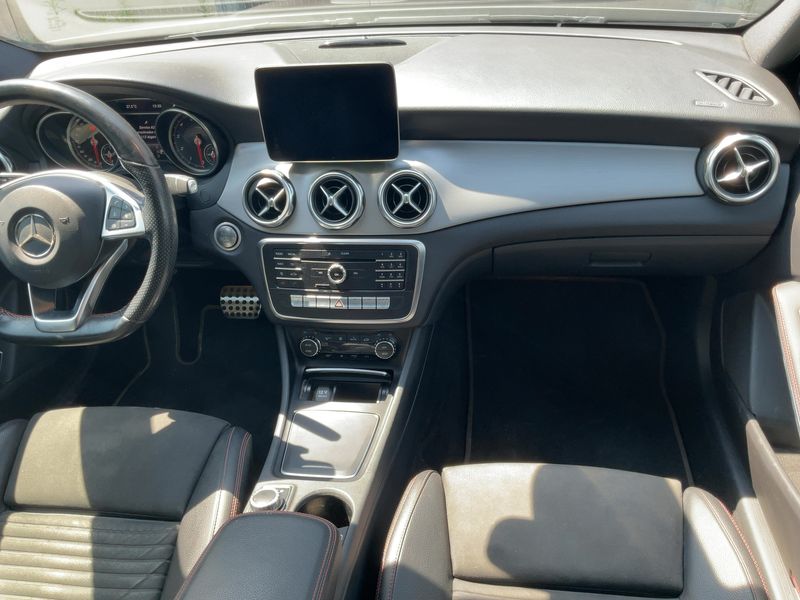 Mercedes-Benz GLA-Klasse GLA 180 AMG Line — zdjęcie 12