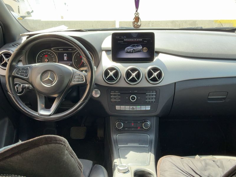 Mercedes-Benz B-Klasse B 200 CDI Urban — zdjęcie 12