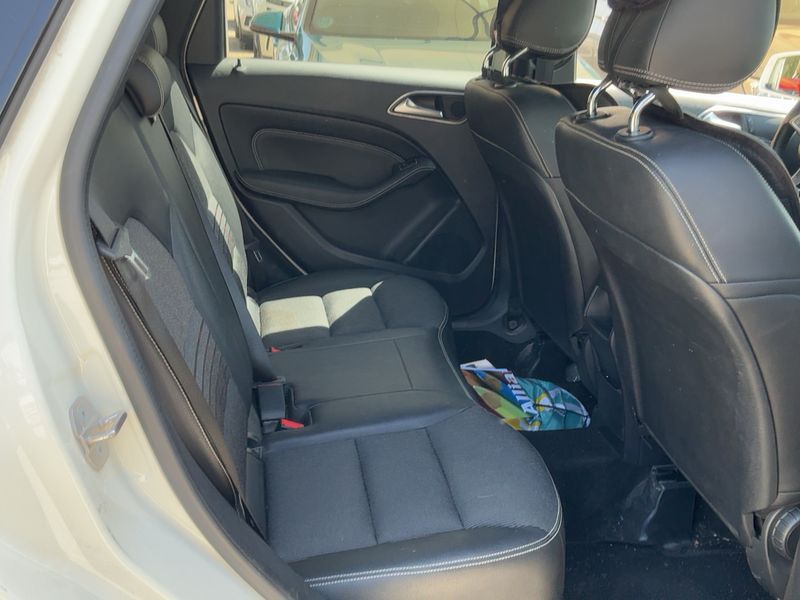 Mercedes-Benz B-Klasse B 200 CDI Urban — zdjęcie 14