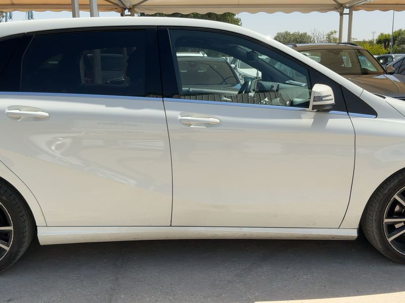 Mercedes-Benz B-Klasse B 200 CDI Urban — zdjęcie 7