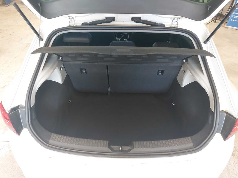 Seat Leon 1.6 TDI I-Tech — zdjęcie 9