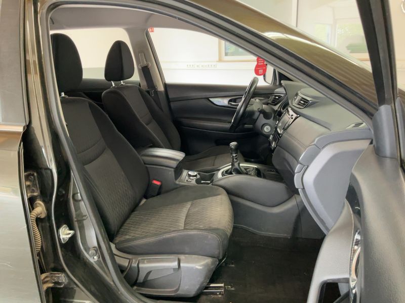 Nissan X-Trail 1.6 dCi Acenta 4x4 — zdjęcie 11