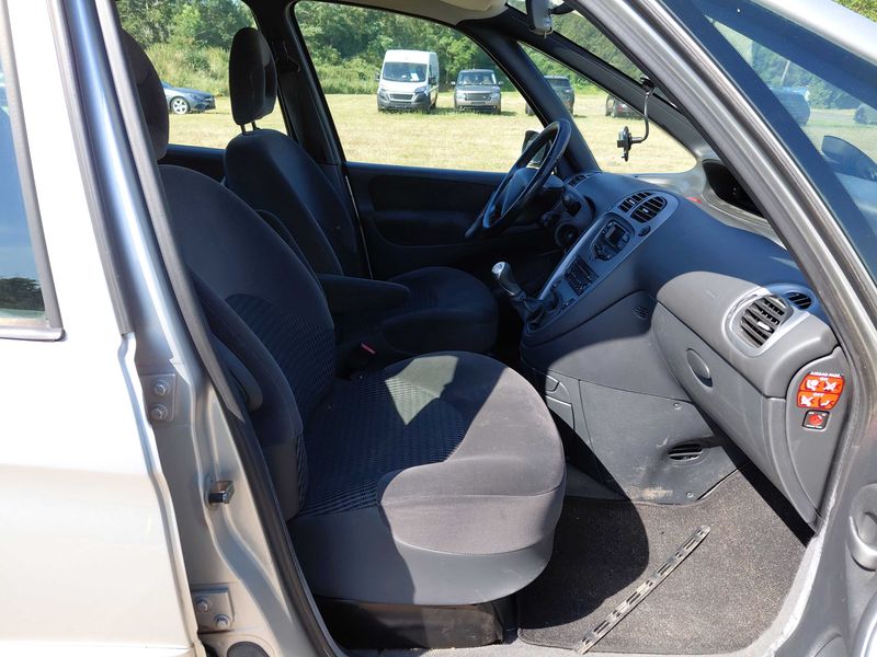 Citroen Xsara Picasso 1.6 Exclusive — zdjęcie 10