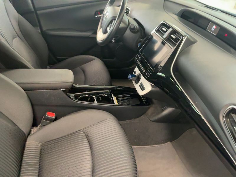 Toyota Prius 1.8 Plug-in Hybrid Comfort — zdjęcie 11