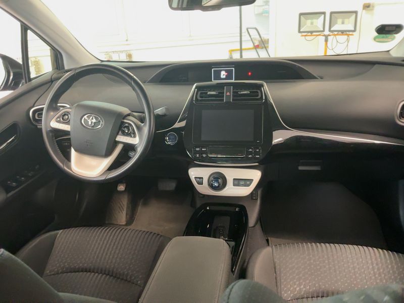 Toyota Prius 1.8 Plug-in Hybrid Comfort — zdjęcie 12
