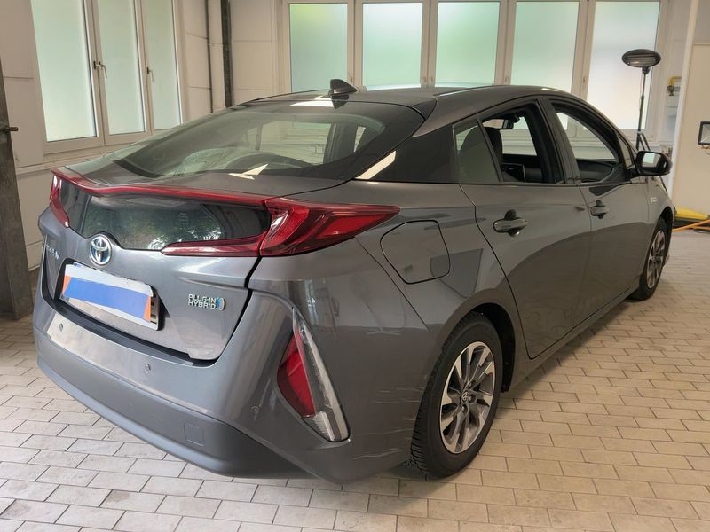 Toyota Prius 1.8 Plug-in Hybrid Comfort — zdjęcie 6