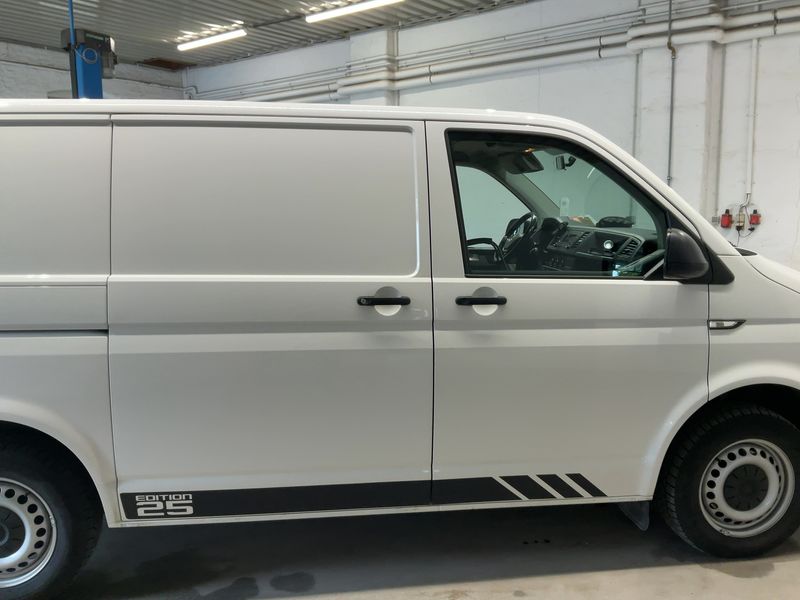 Volkswagen T6 Transporter 2.0 TDI Kasten 4Motion — zdjęcie 7