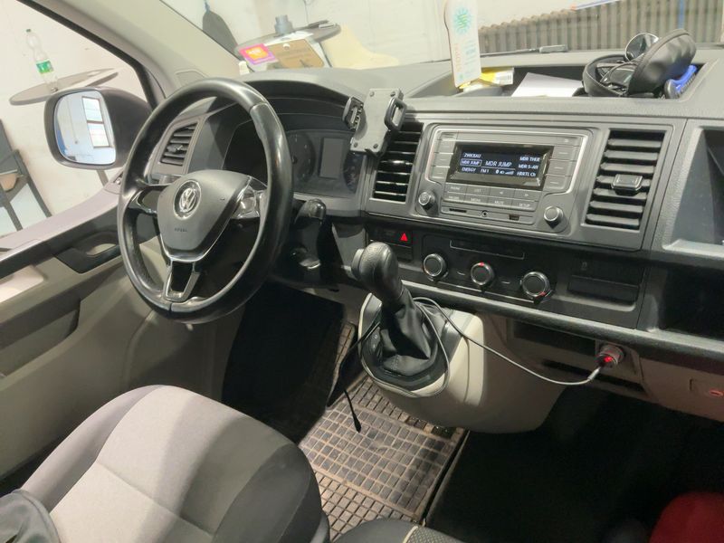 Volkswagen T6 Transporter 2.0 TDI Kasten 4Motion — zdjęcie 12