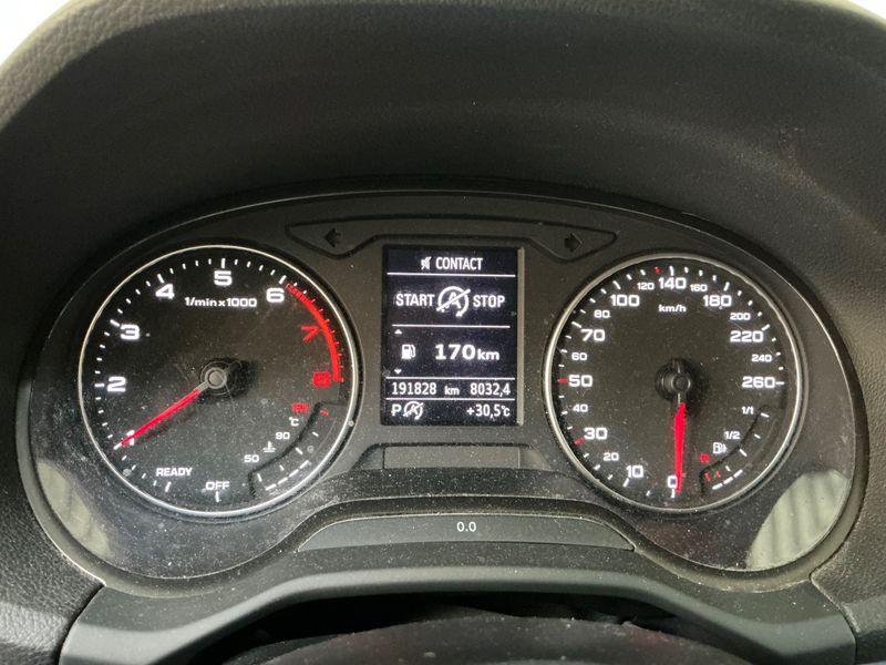 Audi Q2 30 TFSI Sport — zdjęcie 13
