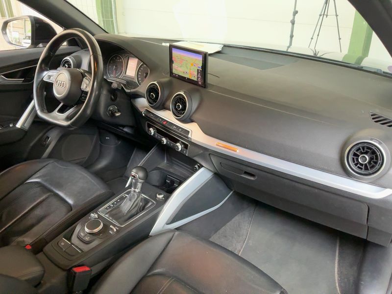 Audi Q2 30 TFSI Sport — zdjęcie 12