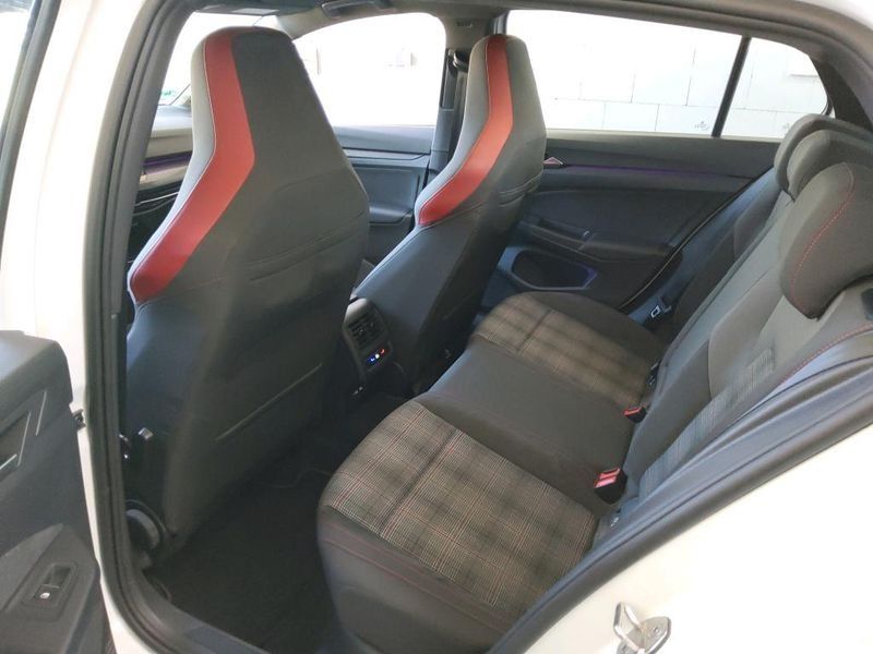 Volkswagen Golf VIII 2.0 TSI GTI — zdjęcie 12
