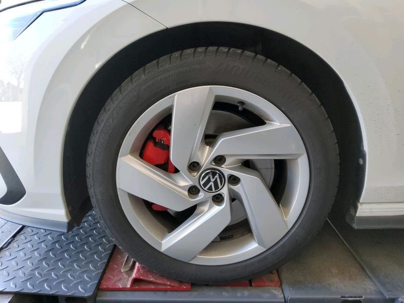 Volkswagen Golf VIII 2.0 TSI GTI — zdjęcie 23