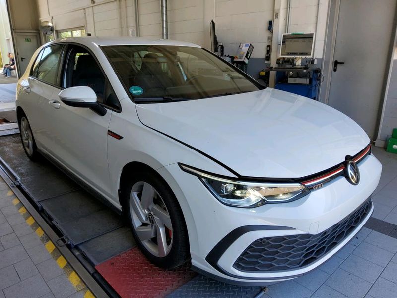 Volkswagen Golf VIII 2.0 TSI GTI — zdjęcie 13