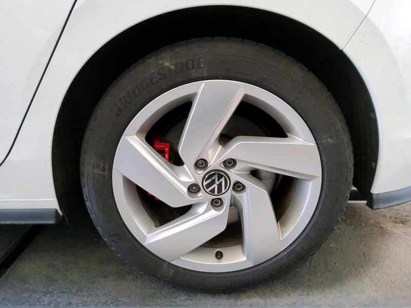 Volkswagen Golf VIII 2.0 TSI GTI — zdjęcie 25