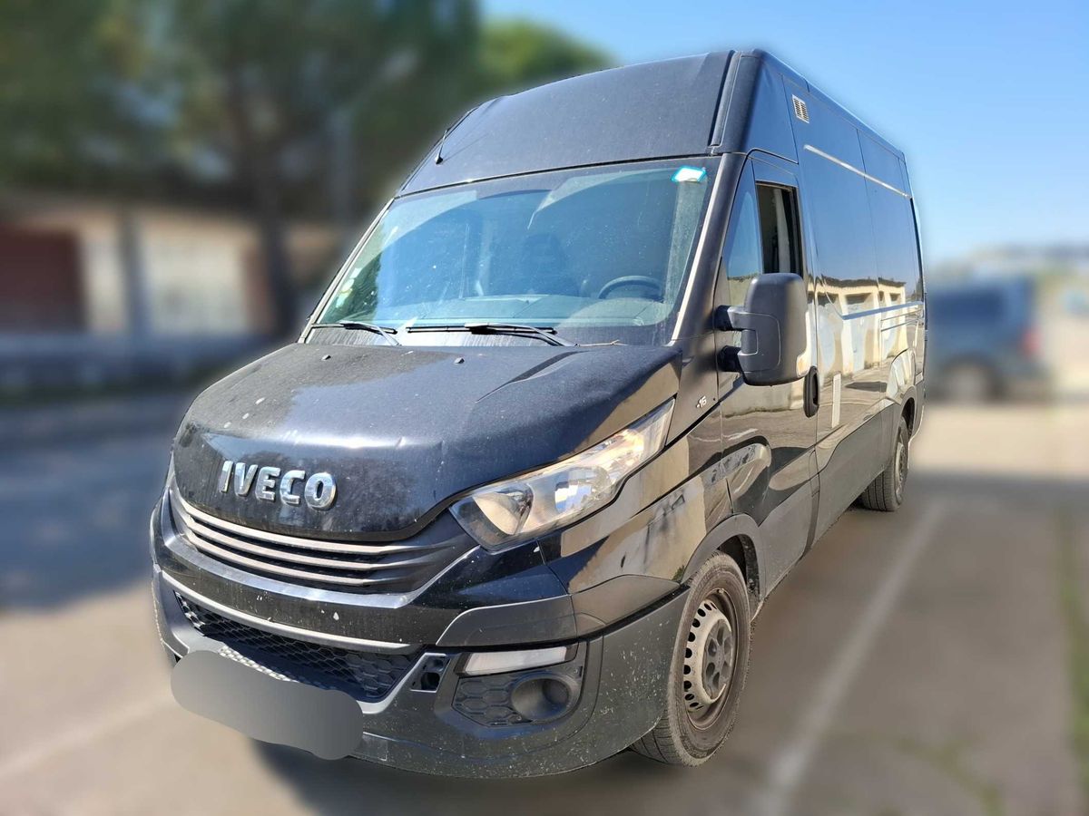 Iveco Daily 2.3 Diesel HKa 35 S V Radstand 3520