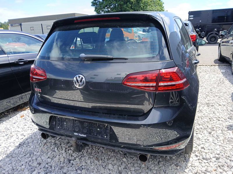 Volkswagen Golf VII 2.0 TFSI GTI "Performance" BlueMotion Tech — zdjęcie 4