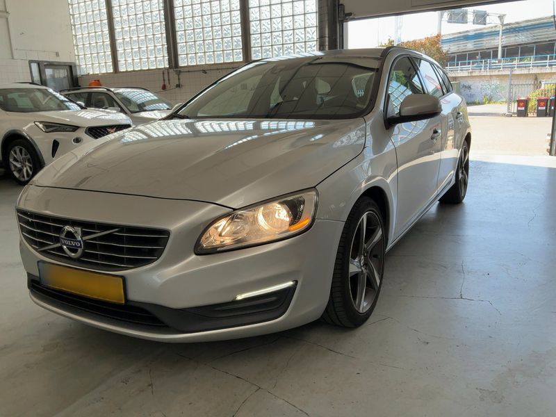 Volvo V60 1.6 T3 Kinetic