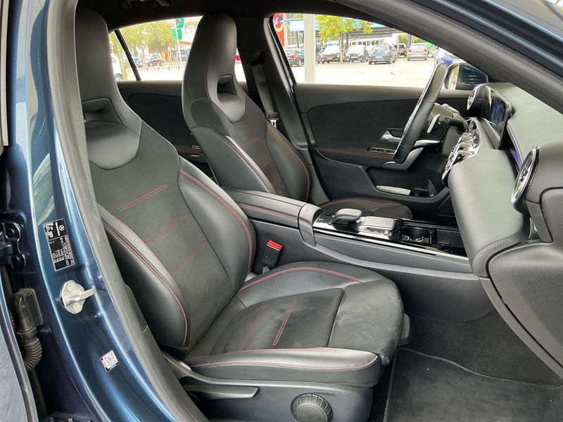 Mercedes-Benz A-Klasse A 180 d AMG Line — zdjęcie 11