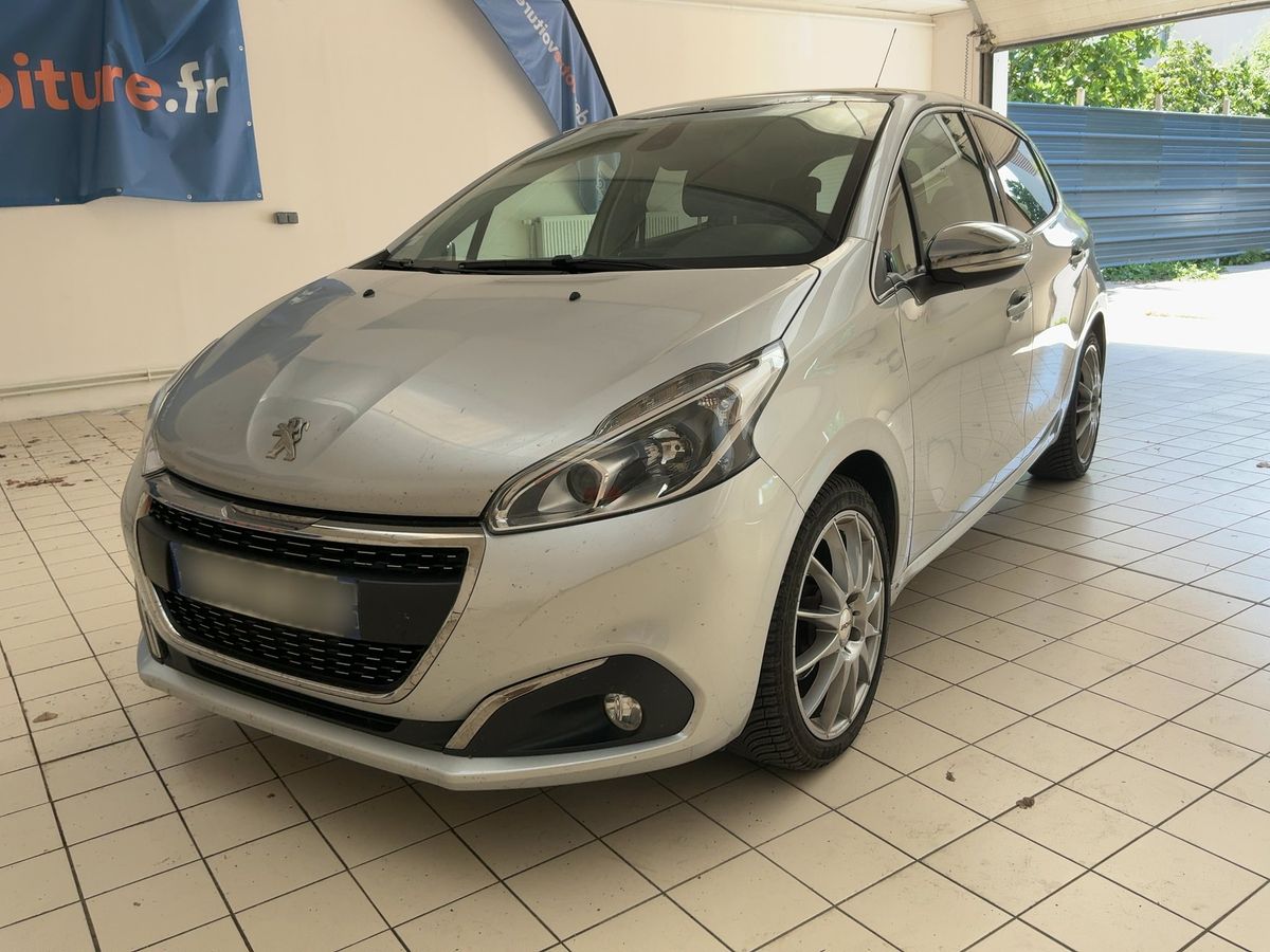 Peugeot 208 2016 — photo 1