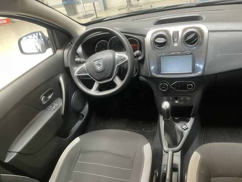 Dacia Logan MCV 0.9 TCe Stepway — zdjęcie 12